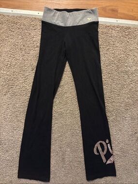 Victoria’s secret PINK Woman XS Black Flare Yoga Pants Gray Waistband Gold Logo
